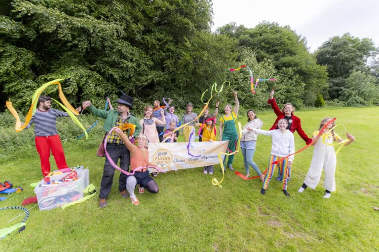 Moray Flying Circus - in Grant Park with participants (photo Mark Richards)